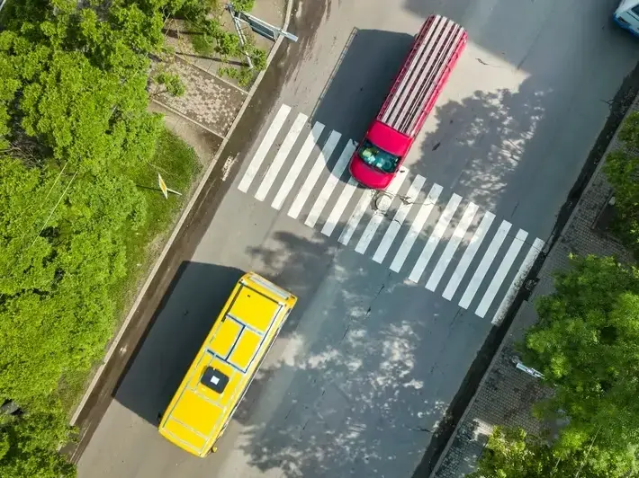 Arizona injury attorney analyzing lane signals and right-of-way issues after a Gilbert intersection crash