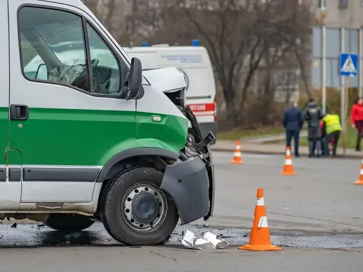 Mesa wrongful death and insurance negotiation meeting after serious turn crash near Superstition Springs